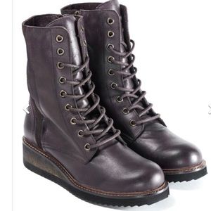 Genuine leather boots!
